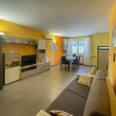 Fransea House דירה *