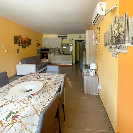 דירה Fransea House *